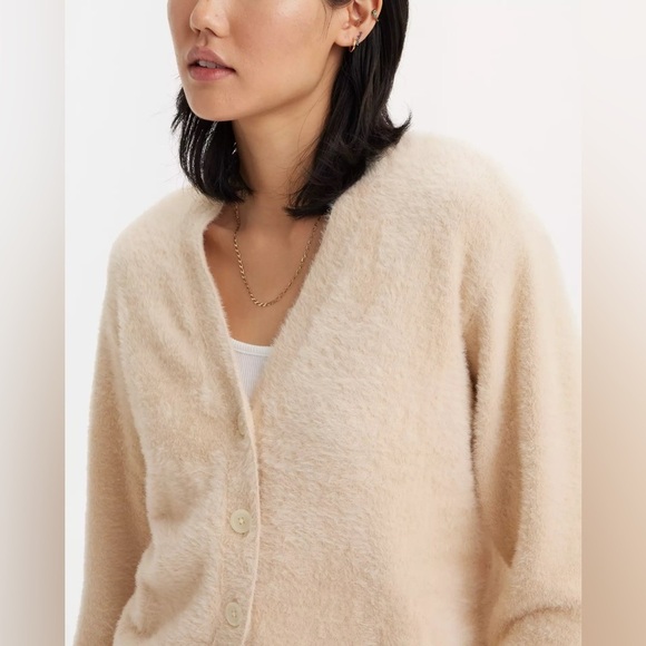 Levi’s Sweater White Fuzzy Betty Cardigan Sweater Relaxed Fit Size Small - Picture 16 of 16